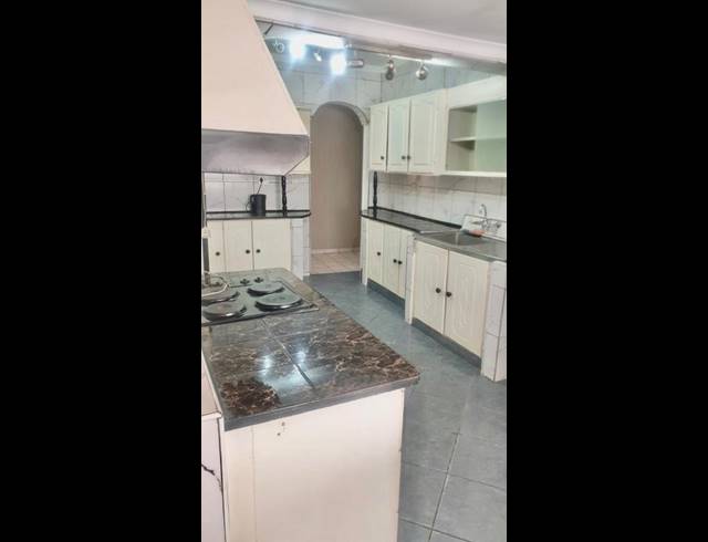 3 BEDROOM HOUSE FOR SALE IN VANDERBIJLPARK CW 2